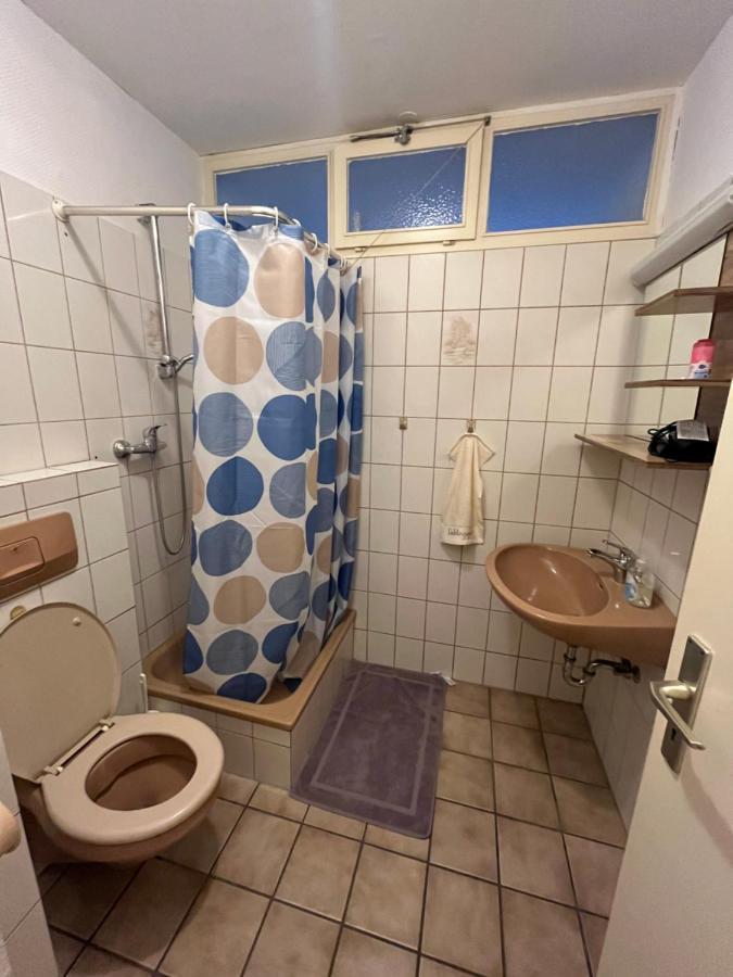 Zimmer In Koeln Eksteriør billede